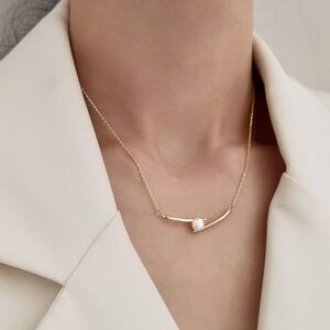Elegant Pearl Pendant Necklace Gold Plated 18” Minimalist Chain